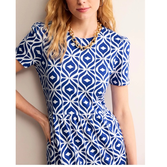 BODEN Emma Tiered T-Shirt Midi Dress in Surf the Web Diamond Wave - Picture 2 of 14